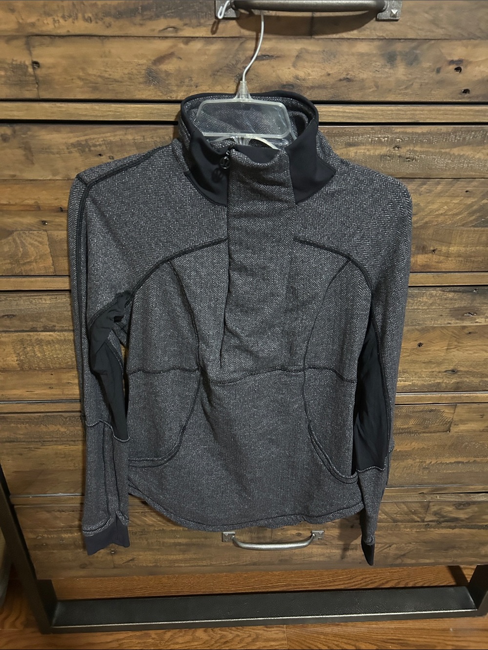 Lululemon Womans Base Runner Gray 1/2 zip Performance Jacket. Active. Runner